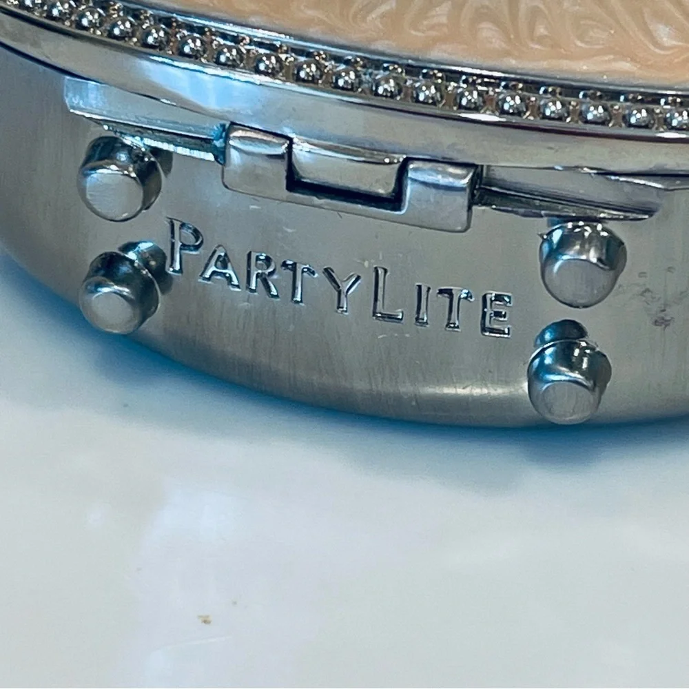 Jeweled Trinket Box In The Shape Of A Handbag Tumbler